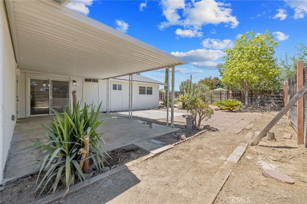 587 Sunset St, Kingsburg, CA 93631