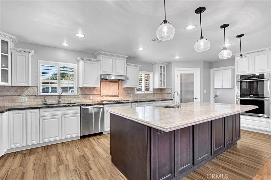 2020 W 3rd, Madera, CA 93637
