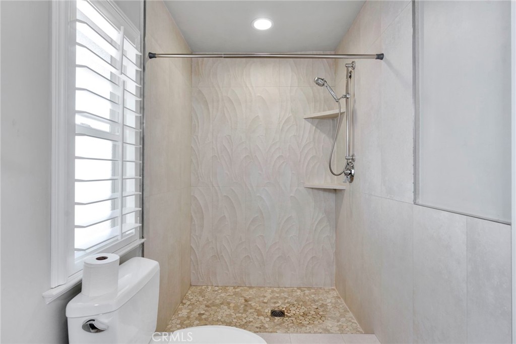 2020 W 3rd, Madera, CA 93637