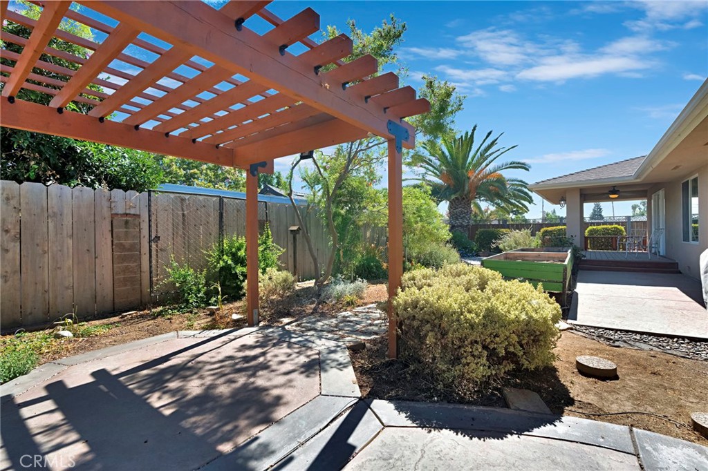 2020 W 3rd, Madera, CA 93637