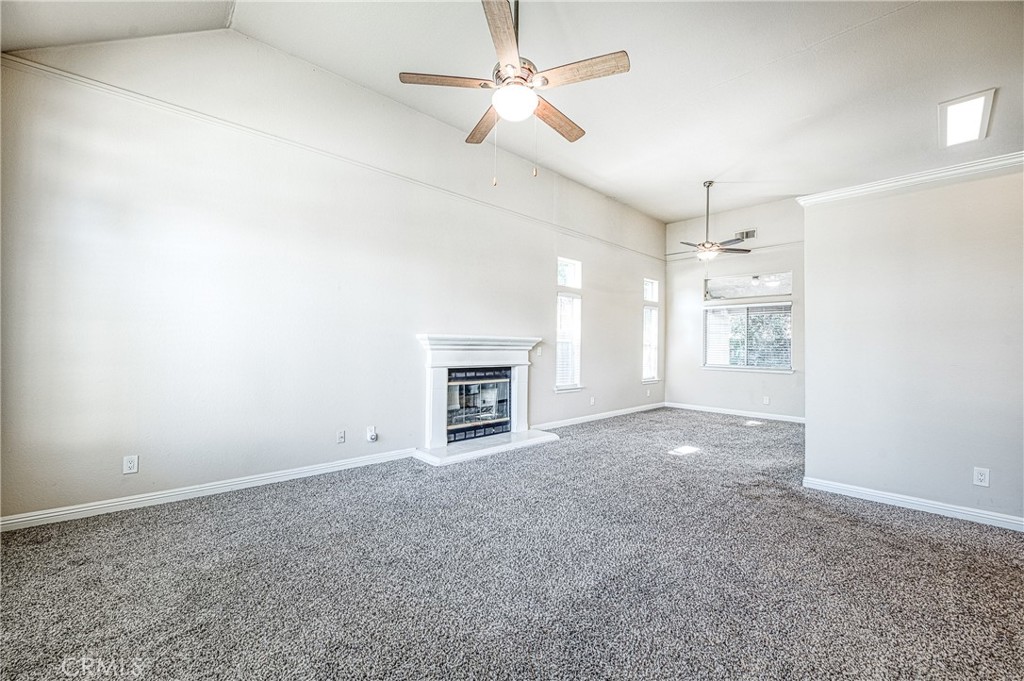 2231 E Pryor Dr, Fresno, CA 93720