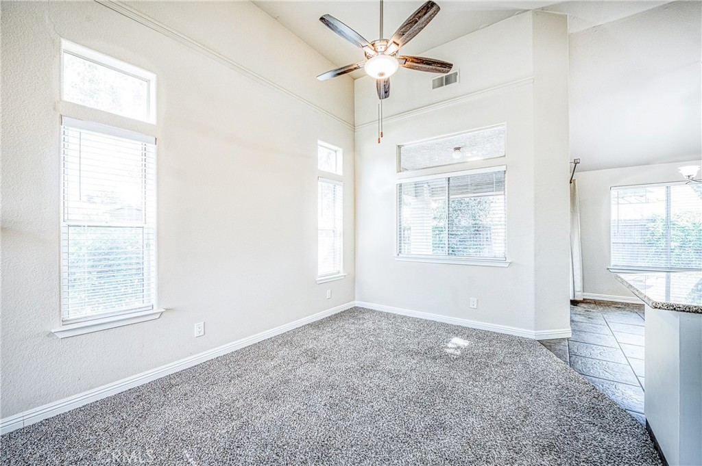 2231 E Pryor Dr, Fresno, CA 93720