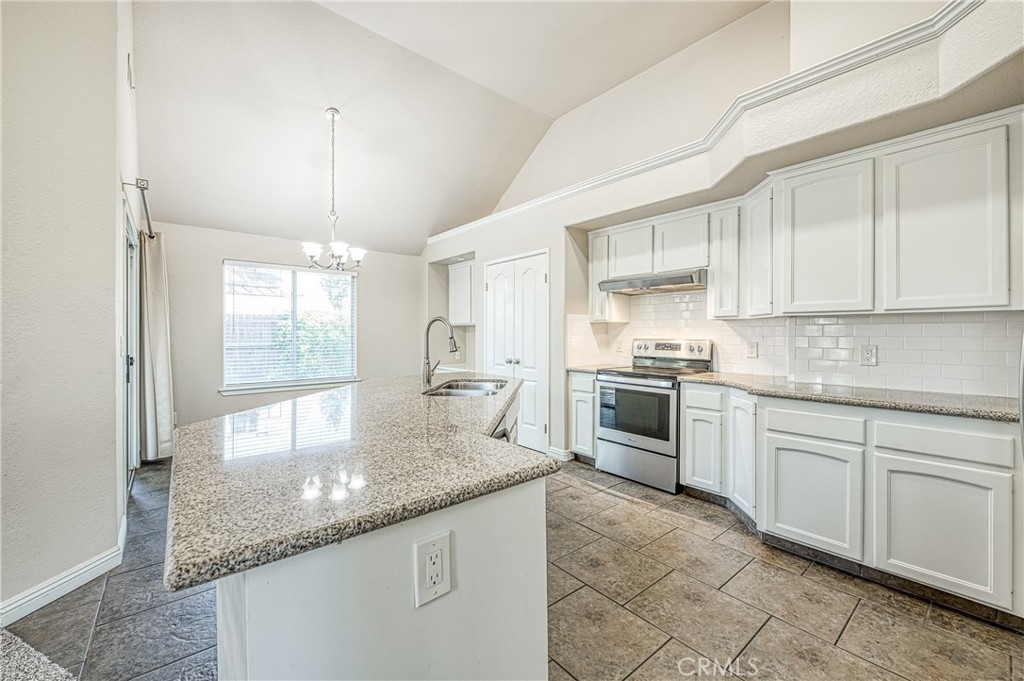 2231 E Pryor Dr, Fresno, CA 93720