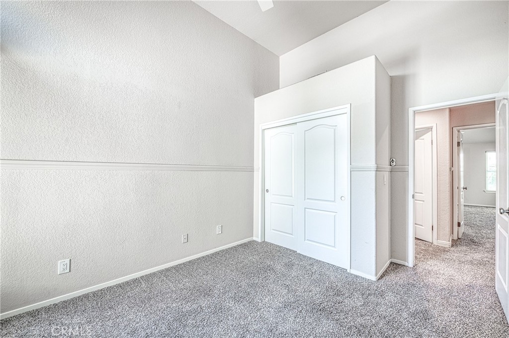 2231 E Pryor Dr, Fresno, CA 93720