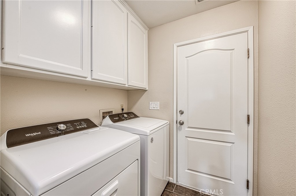 2231 E Pryor Dr, Fresno, CA 93720