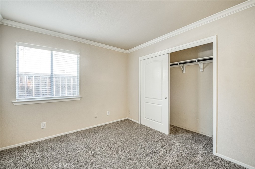 2231 E Pryor Dr, Fresno, CA 93720
