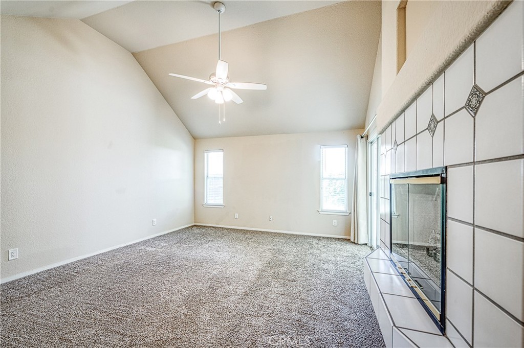 2231 E Pryor Dr, Fresno, CA 93720