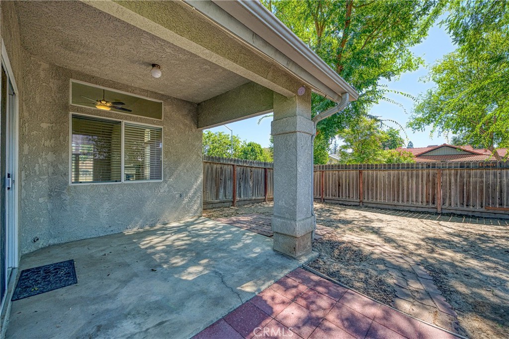 2231 E Pryor Dr, Fresno, CA 93720