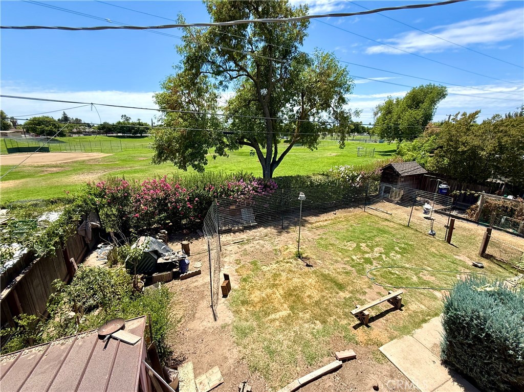 4934 E Floradora, Fresno, CA 93727