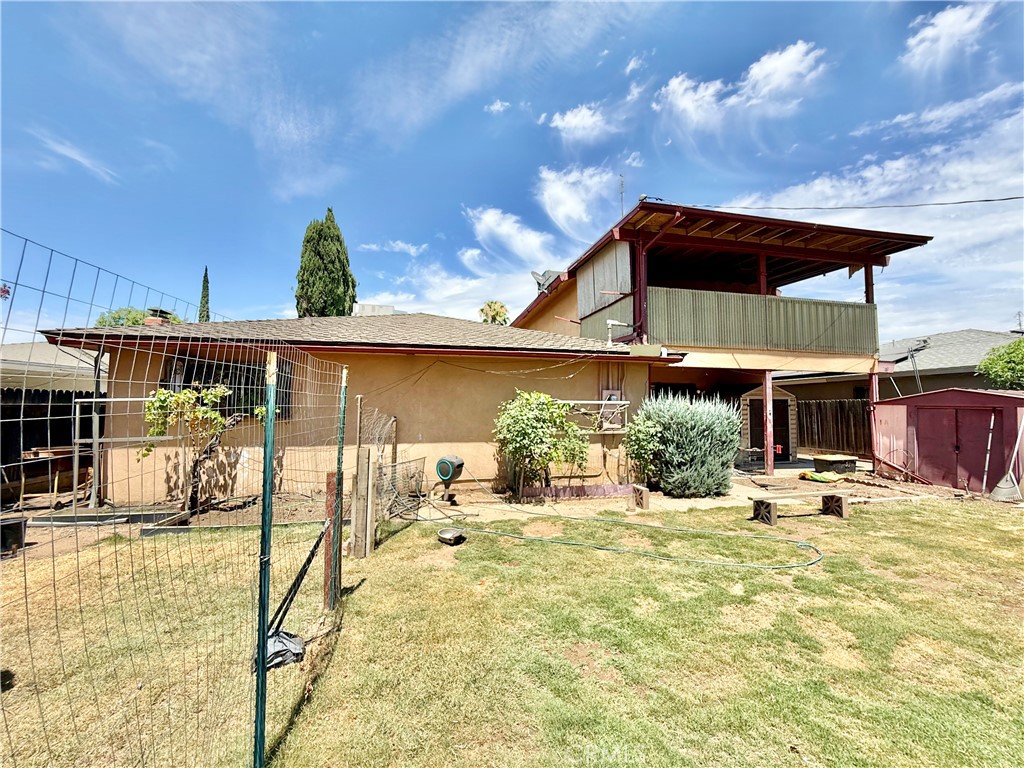 4934 E Floradora, Fresno, CA 93727