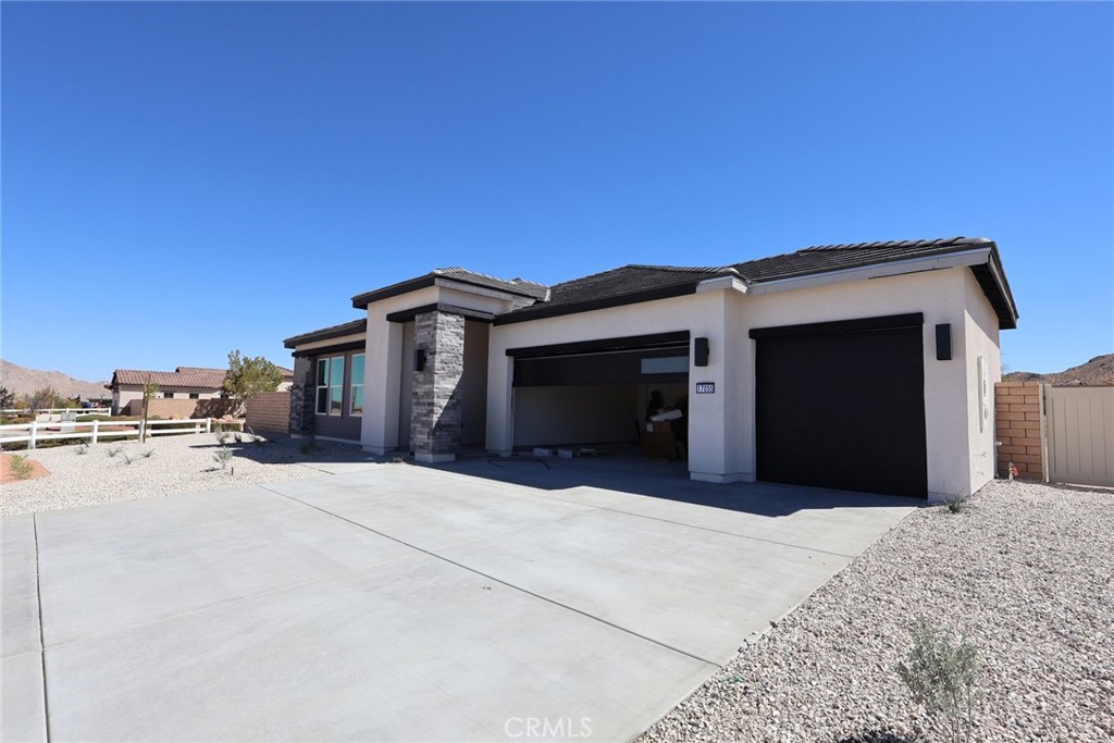 17055 Ta wan ka, Apple Valley, CA 92307