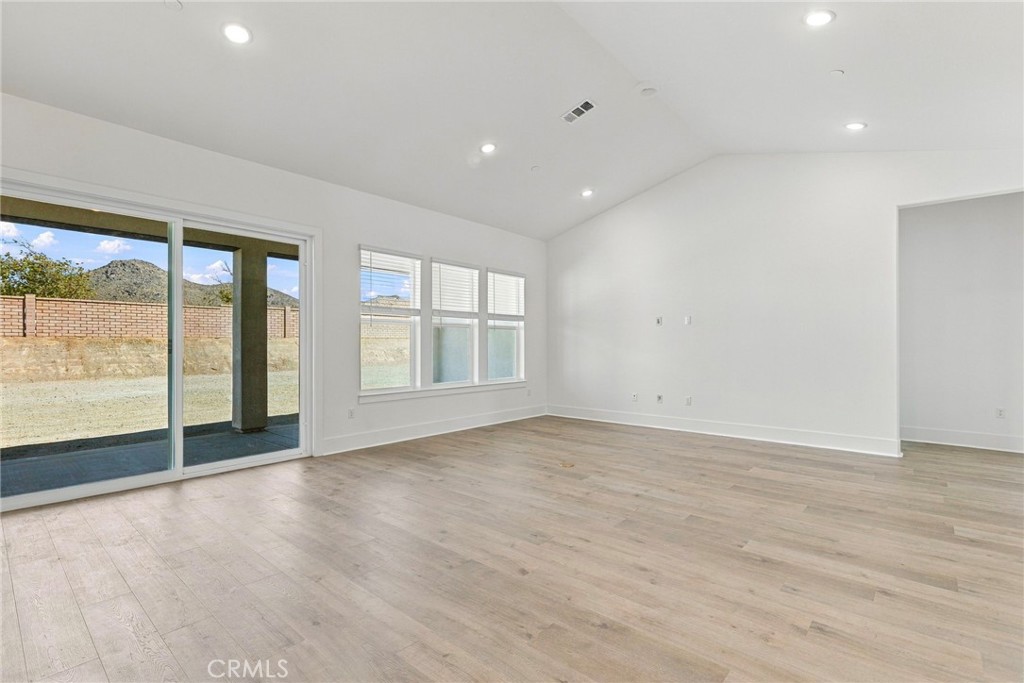 17055 Ta wan ka, Apple Valley, CA 92307