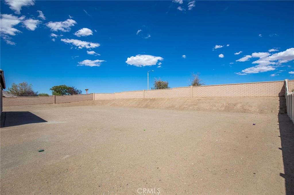 17055 Ta wan ka, Apple Valley, CA 92307