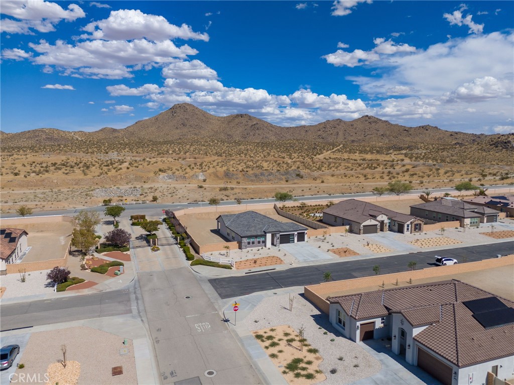 17055 Ta wan ka, Apple Valley, CA 92307