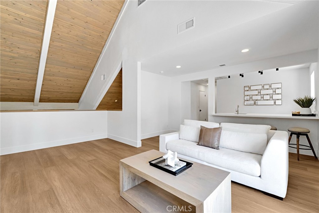 7442 N Tahan, Fresno, CA 93711