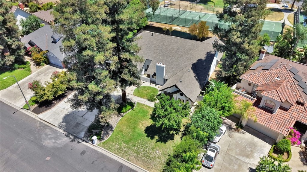 7442 N Tahan, Fresno, CA 93711