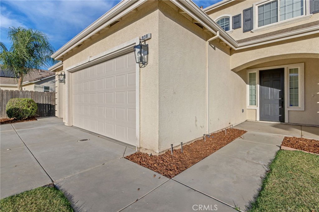 938 Ruby Way, Livingston, CA 95334