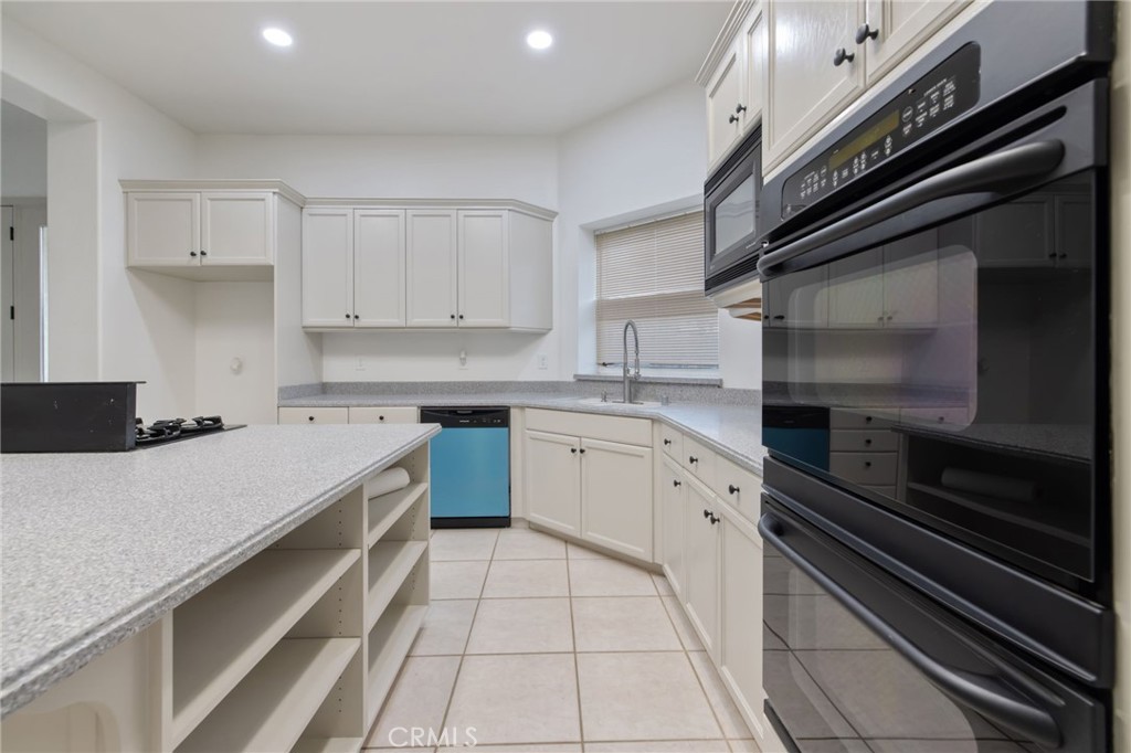 938 Ruby Way, Livingston, CA 95334