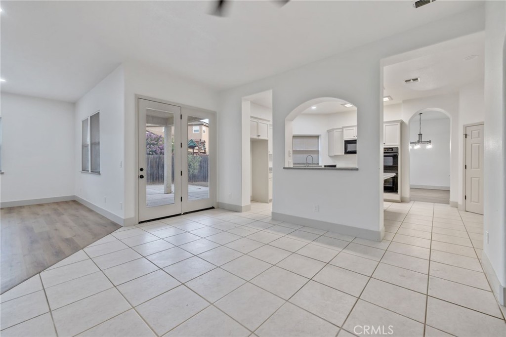 938 Ruby Way, Livingston, CA 95334