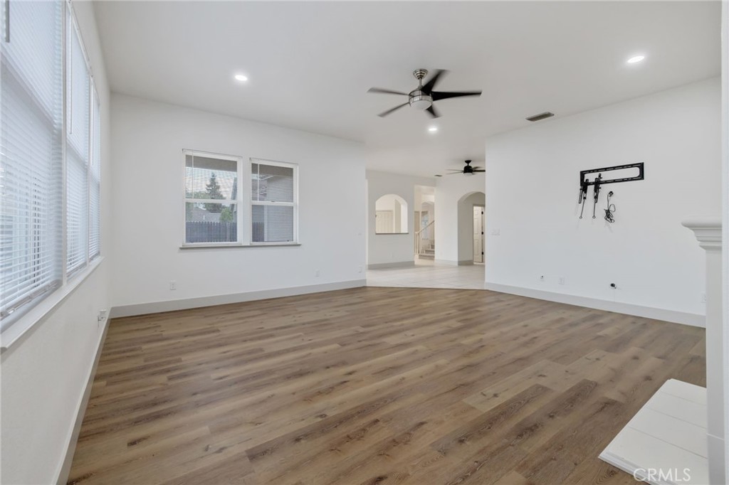 938 Ruby Way, Livingston, CA 95334