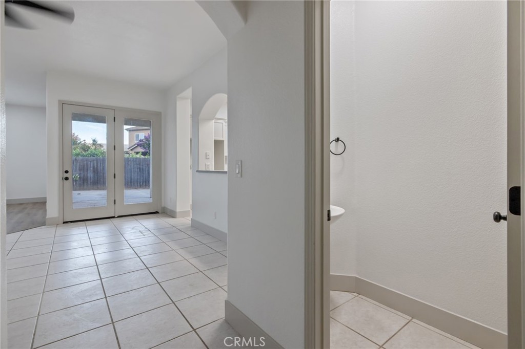938 Ruby Way, Livingston, CA 95334
