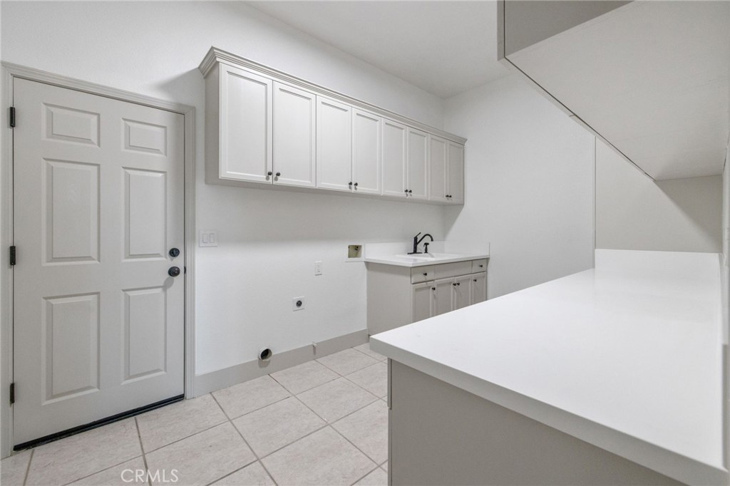 938 Ruby Way, Livingston, CA 95334