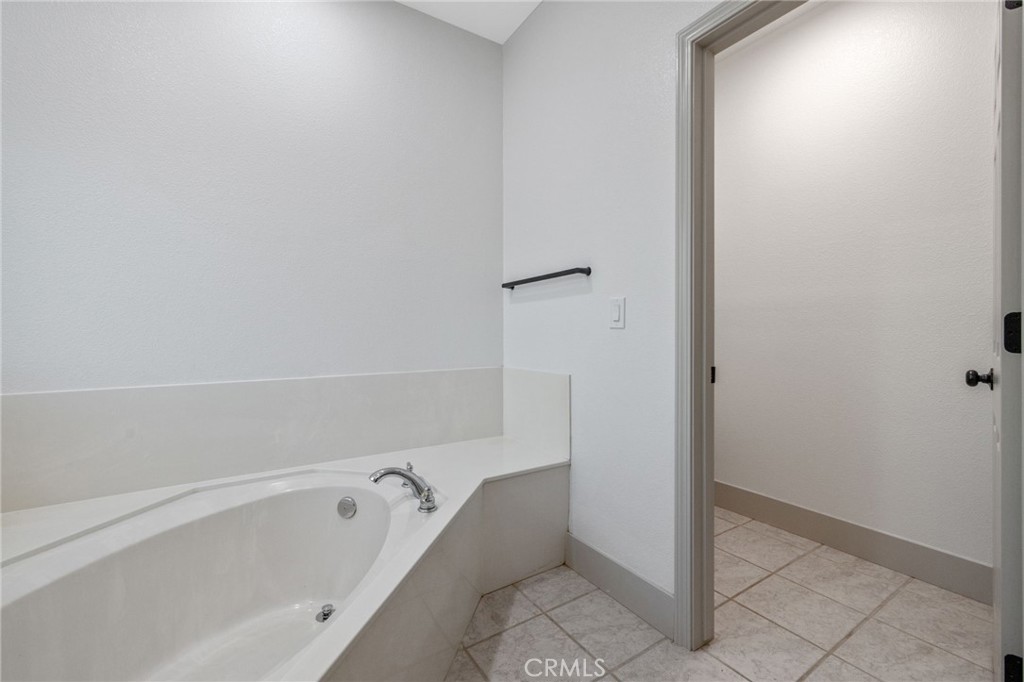938 Ruby Way, Livingston, CA 95334
