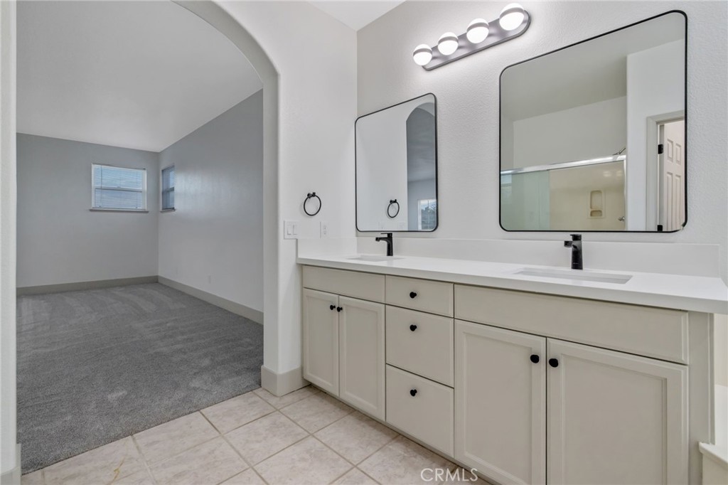 938 Ruby Way, Livingston, CA 95334
