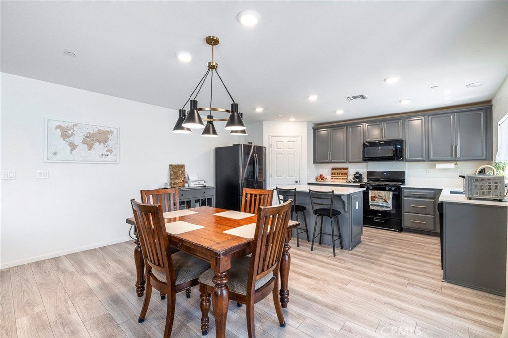 2136 N Redda Rd, Fresno, CA 93737