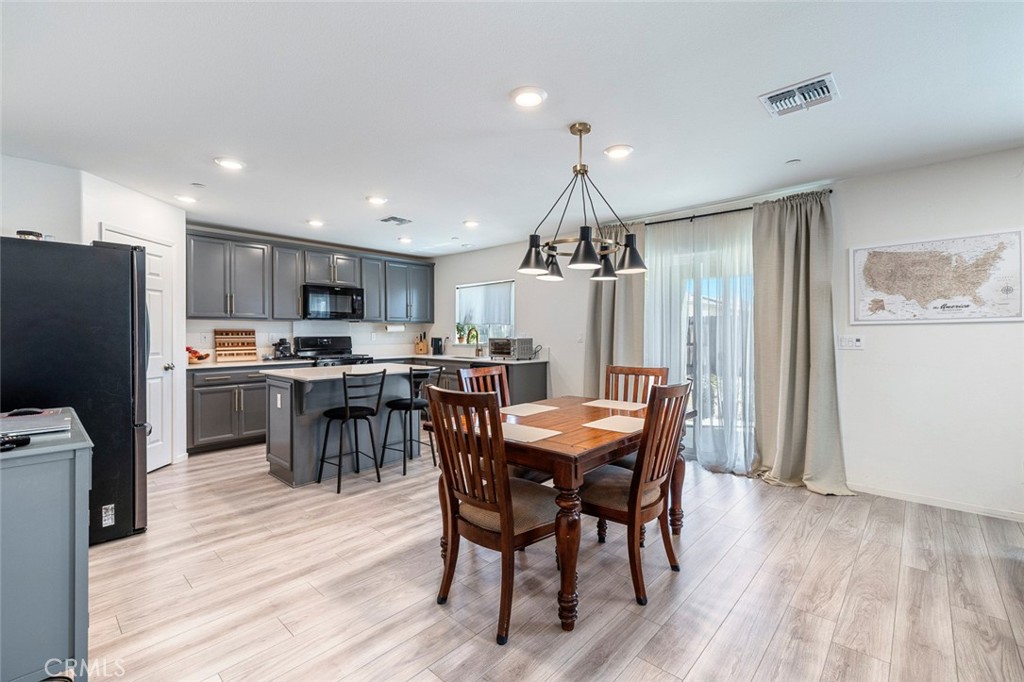 2136 N Redda Rd, Fresno, CA 93737