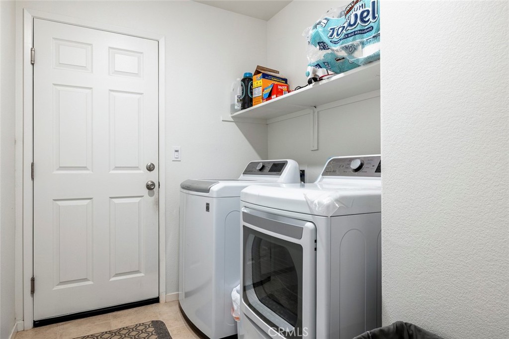 2136 N Redda Rd, Fresno, CA 93737