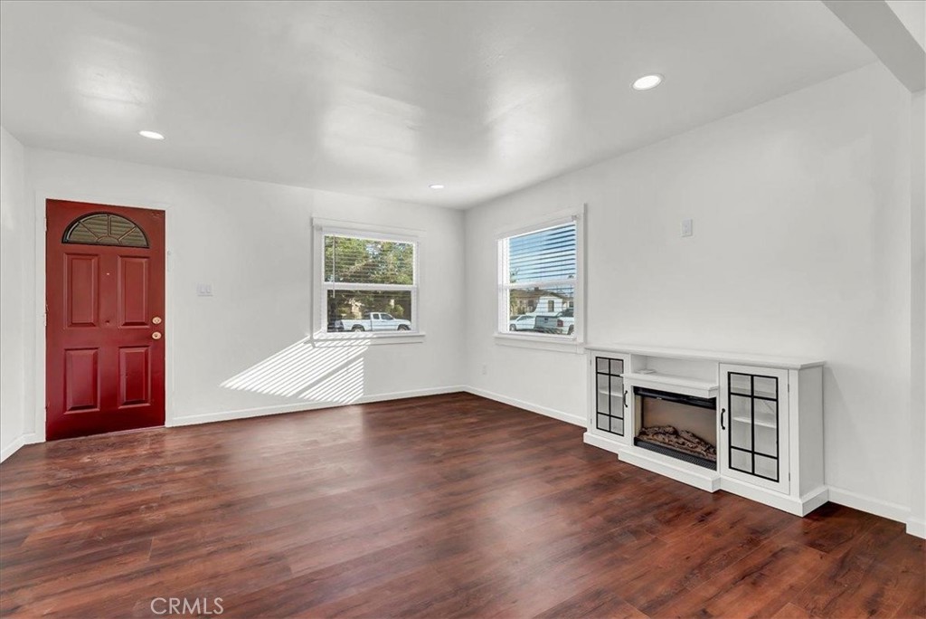 1015 Hall Ave, Corcoran, CA 93212