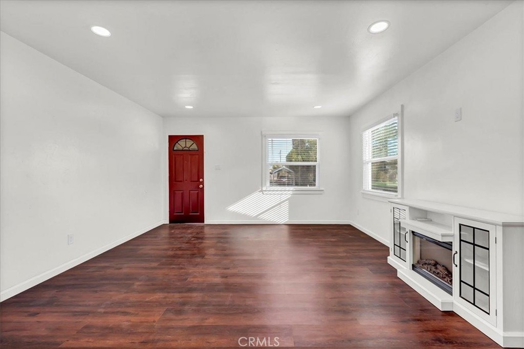 1015 Hall Ave, Corcoran, CA 93212