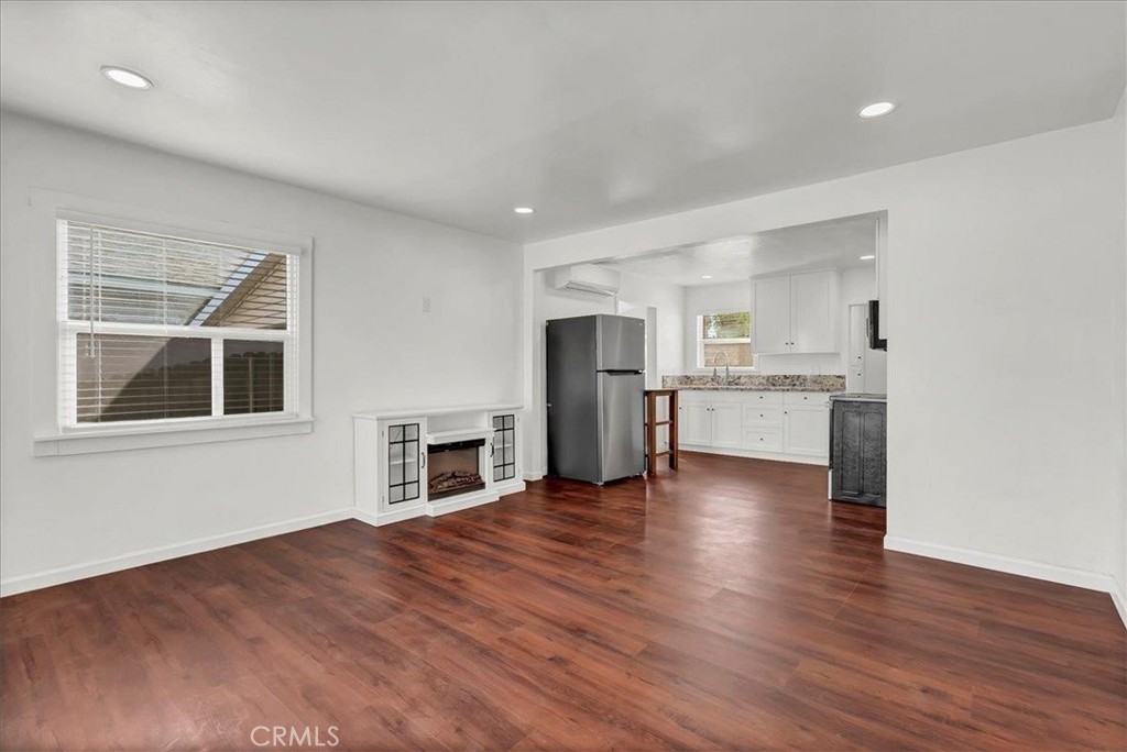 1015 Hall Ave, Corcoran, CA 93212