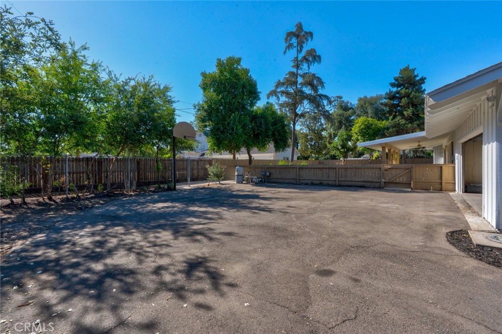 1335 S Waverly, Fresno, CA 93727
