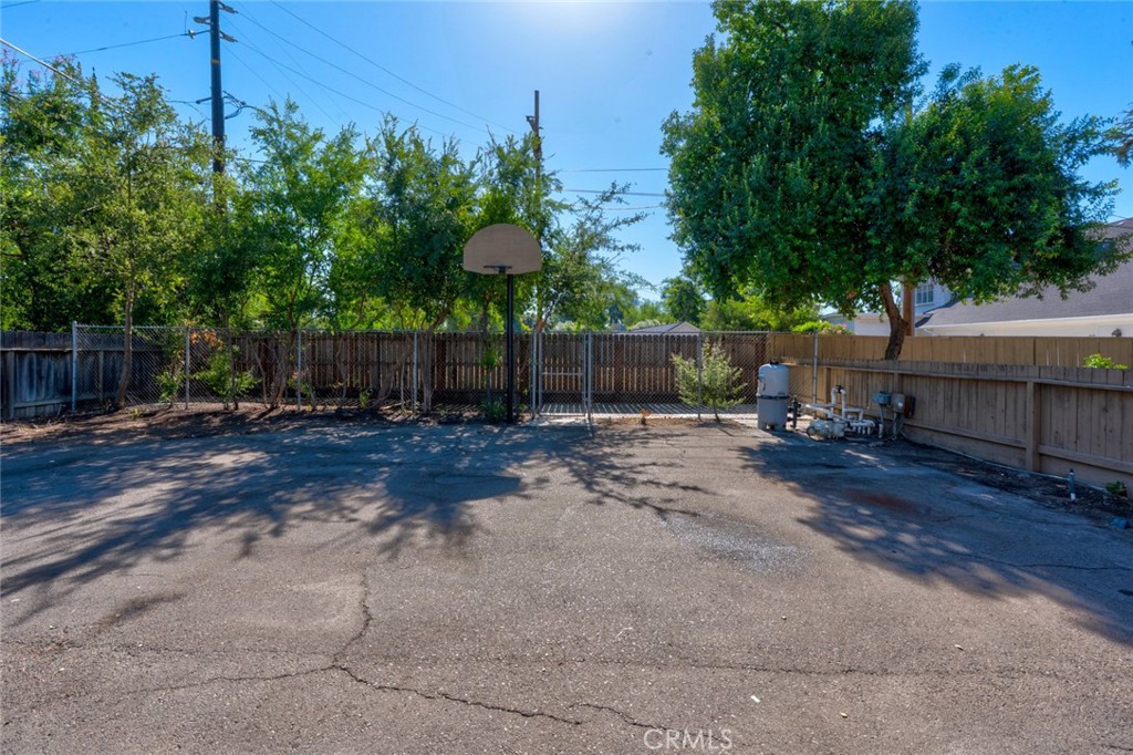 1335 S Waverly, Fresno, CA 93727