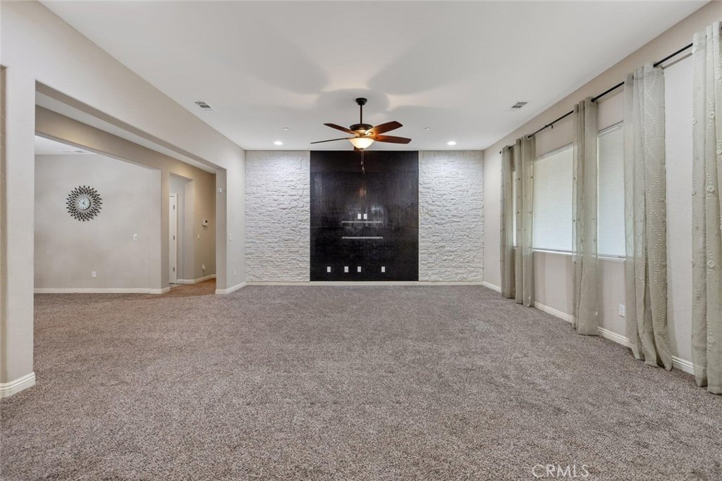 6545 W Wren, Visalia, CA 93291
