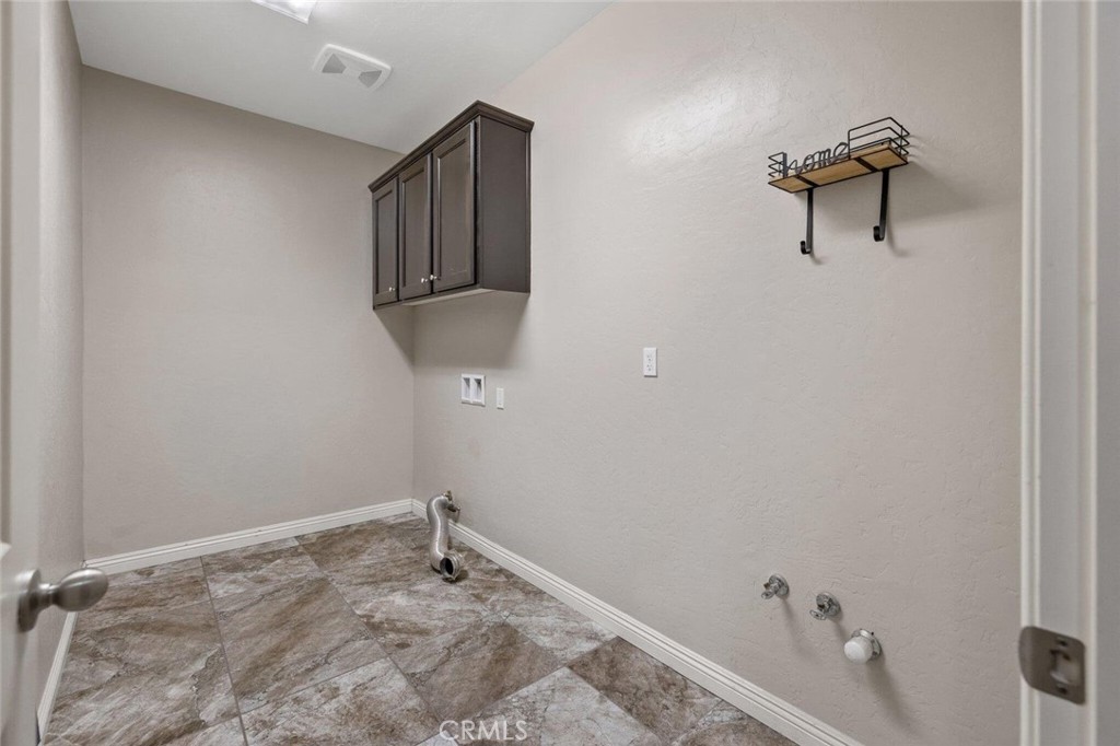 6545 W Wren, Visalia, CA 93291