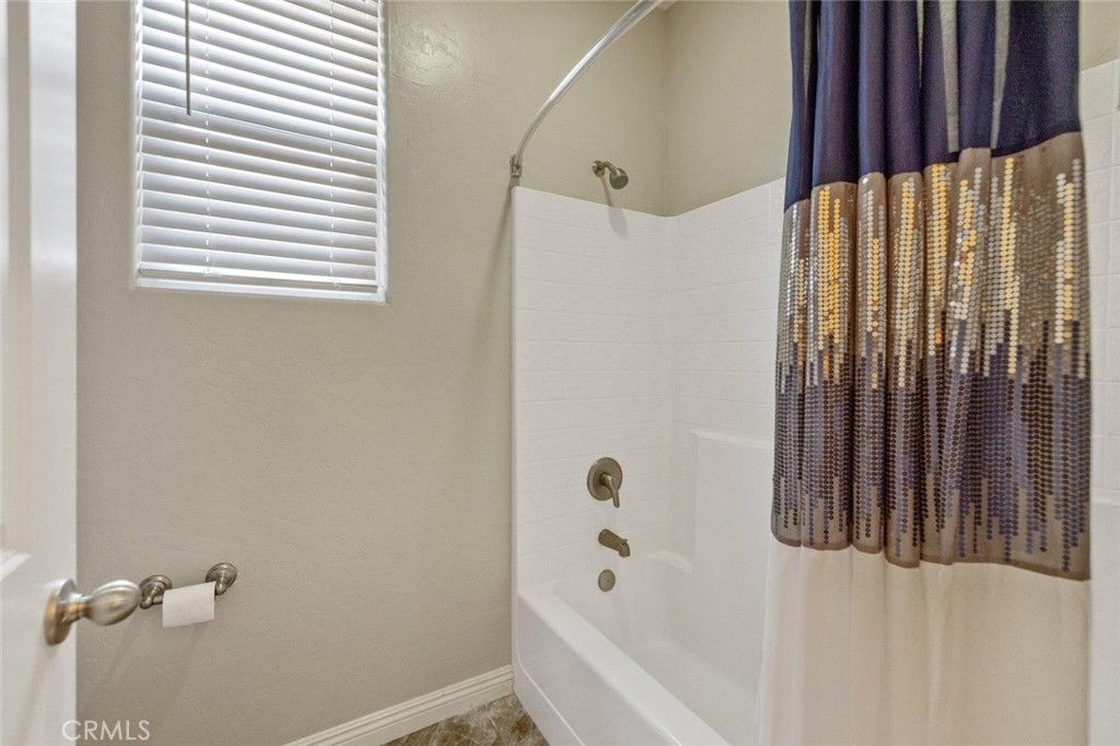 6545 W Wren, Visalia, CA 93291