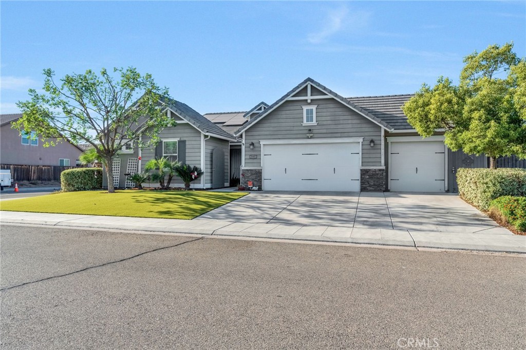 3101 Finchwood, Clovis, CA 93619