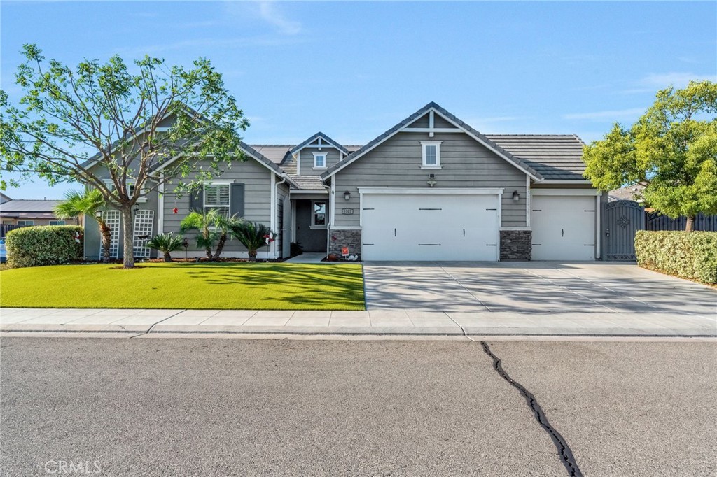 3101 Finchwood, Clovis, CA 93619