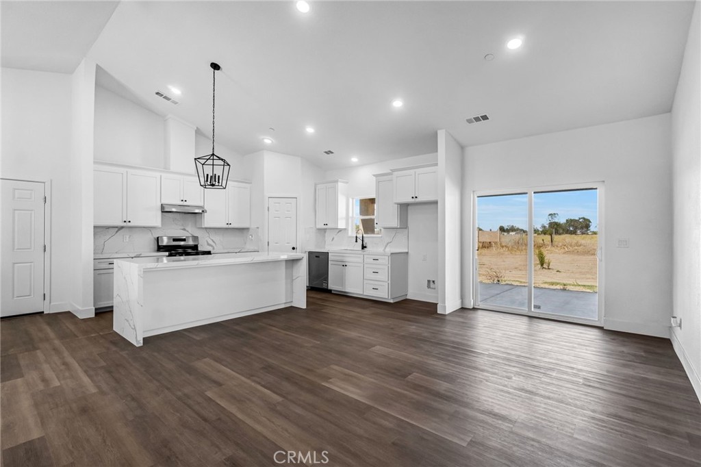 16836 N Lake, Madera, CA 93638