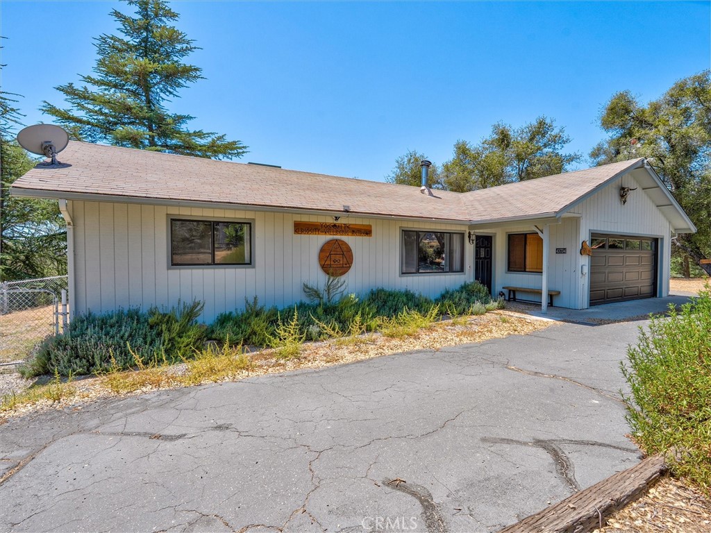 43710 Hilltop, Ahwahnee, CA 93601