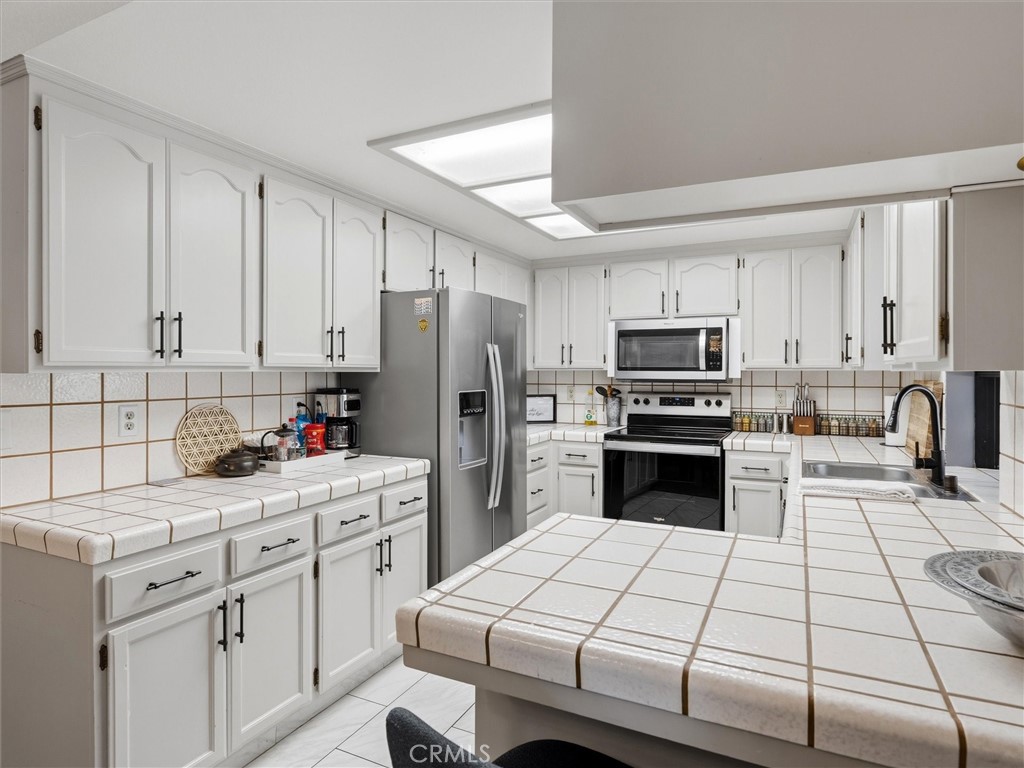 43710 Hilltop, Ahwahnee, CA 93601