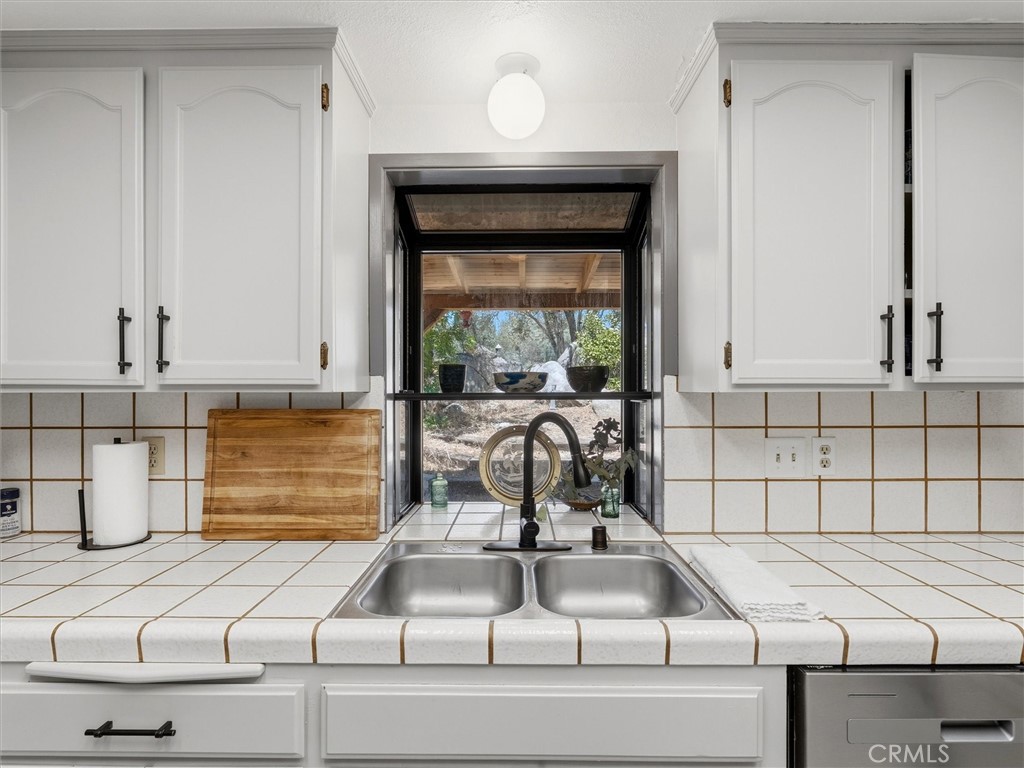 43710 Hilltop, Ahwahnee, CA 93601
