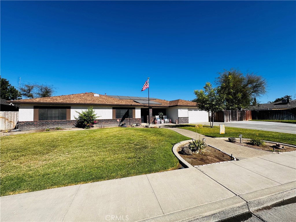 2560 Chestnut, Hanford, CA 93230