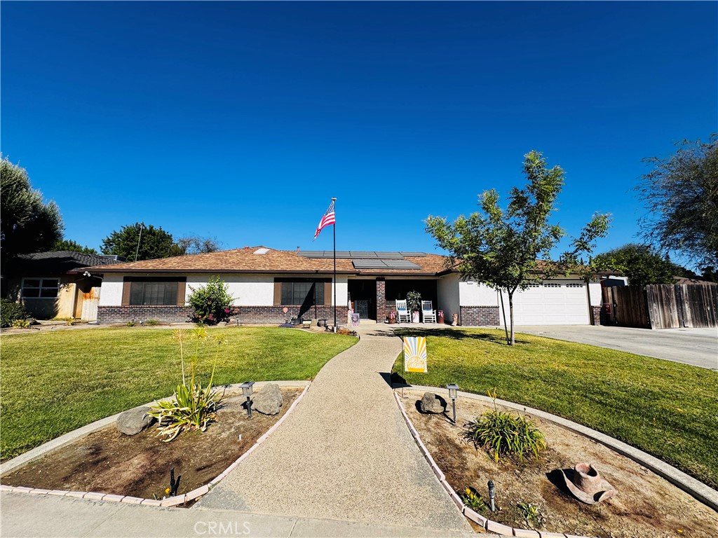 2560 Chestnut, Hanford, CA 93230