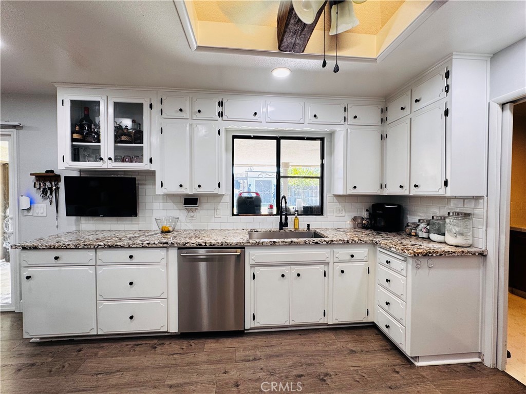 2560 Chestnut, Hanford, CA 93230