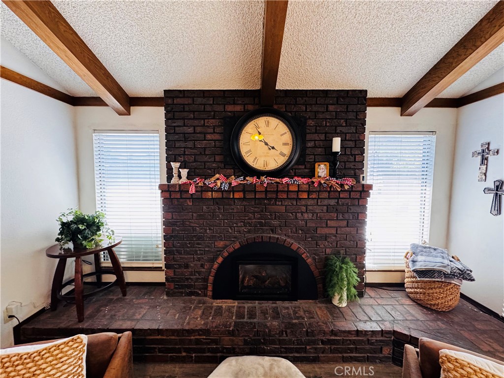 2560 Chestnut, Hanford, CA 93230