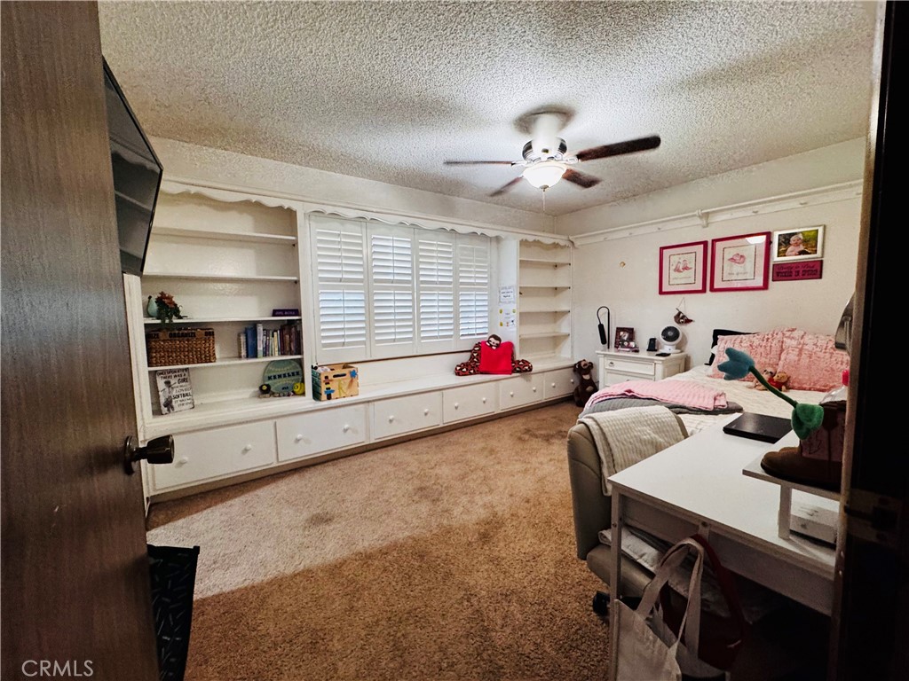 2560 Chestnut, Hanford, CA 93230